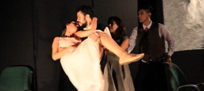 Grupo de teatro formado por alunos da UEMS apresenta espetáculo na capital