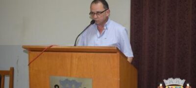 Prefeito Douglas Gomes participa da sessão na Câmara  de Vereadores