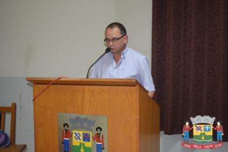 Prefeito Douglas Gomes participa da sessão na Câmara  de Vereadores