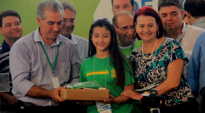 Governo entrega kits e uniformes para 11 mil alunos da região de Jardim