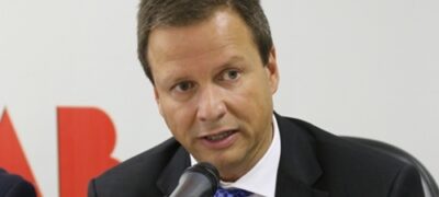 Delcídio não tem condições morais de voltar ao Senado,  diz presidente da OAB