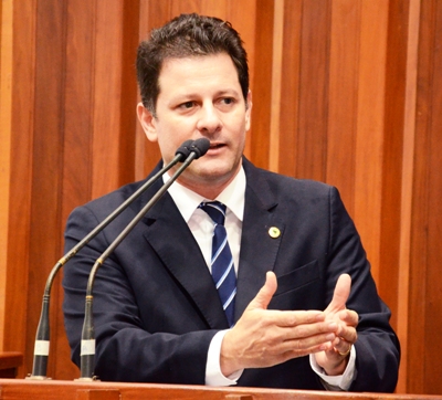 Renato Câmara solicita melhorias em vias no interior do estado
