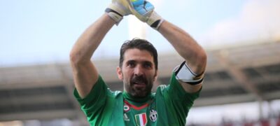 Após recordes sucessivos, Buffon agradece colegas um a um em carta