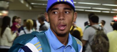 Em “sociedade maluca”, Prass pede educação e atitude contra racismo