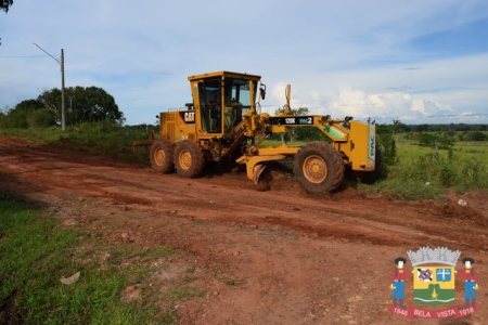 Secretaria de Obras realiza patrolamento e limpeza de valas no Bairro Espírito Santo
