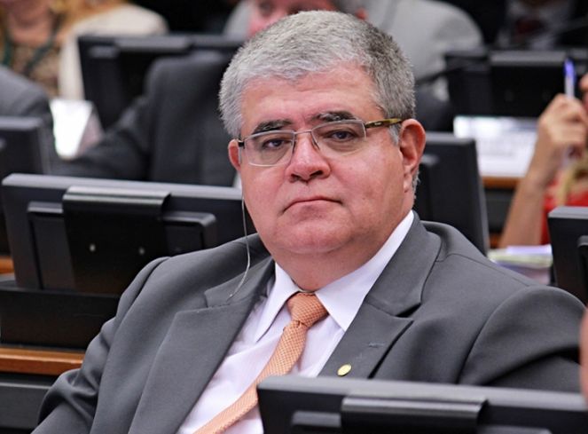 Fisiologista, PMDB decide amanhã se desembarca do governo Dilma