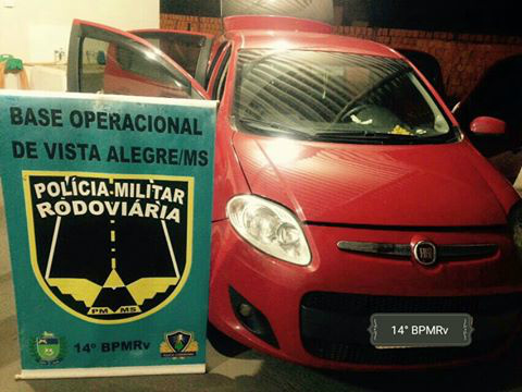 Homens compram carro furtado por 5 mil para vender no Paraguai