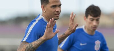 Tite vê “molecão” Luciano sem trauma em volta a estádio onde se lesionou