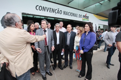 Em Brasília, PMDB do Estado defende saída da base do governo