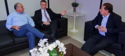 Paulo Corrêa e Manoel Viais viabilizam melhorias para sinalização de trânsito de Caracol