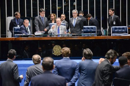 Senado aprova uso da fosfoetanolamina, a ‘pílula do câncer’