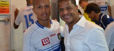 Filho de Marcelinho Carioca busca chance no time B do Santos