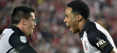 Corinthians busca empate com Santa Fe e tem vaga quase certa