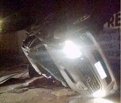 Condutor perde controle e veiculo capota no Centro de Bela Vista