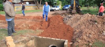 Problema de escoamento de água na Rua Ariosto Silveira Lima e solucionado pela Prefeitura