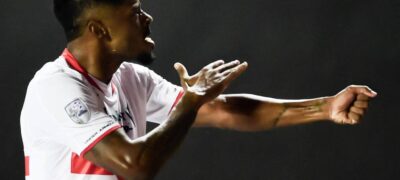 Herói tricolor, Michel Bastos vibra por torcida e agradece Reffis e Bauza