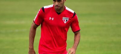 Kardec lamenta má fase, elogia Calleri e quer agarrar chance como titular