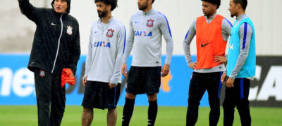 Tite saca Romero para testar trinca de armadores no Corinthians