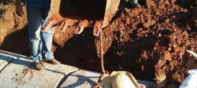 Rua Adão Godoy recebe novos bueiros, limpeza e drenagem