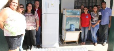 Escola Sonete Leite Lino recebe geladeira, Bebedouro, tela e outros investimentos da Prefeitura