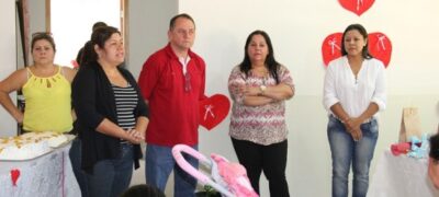 Prefeito Douglas Gomes participa de homenagem as mães no CRAS I