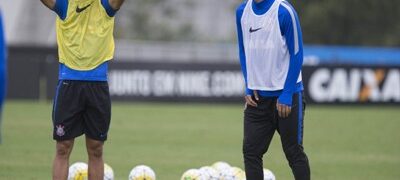 “Sou artilheiro do time, mereço ao menos uma chance”, reclama Romero