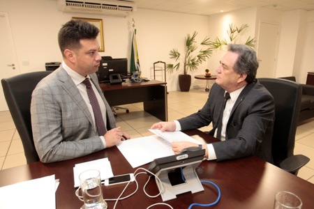 Senador Moka pede a ministro do Esporte investimento em MS