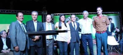 Zé Teixeira atende 39 municípios com Emendas Parlamentares