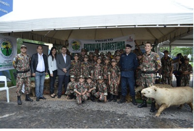 Patrulha Florestinha de Jardim e Guia Lopes da Laguna Sensibilizam Pessoas sobre a Importância do Meio Ambiente