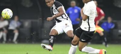 Elias anima Cristóvão e deve voltar à equipe contra o Internacional