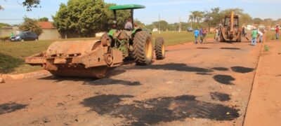 Avenida Teodoro Sativa recebe Operação Tapa Buraco e Pintura em meio fio