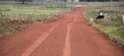 Após 6 anos, estrada da Vila Coco recebe patrolamento