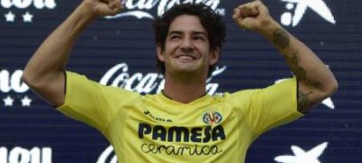 Atacante titular tem grave lesão e Pato deve ganhar posição no Villareal