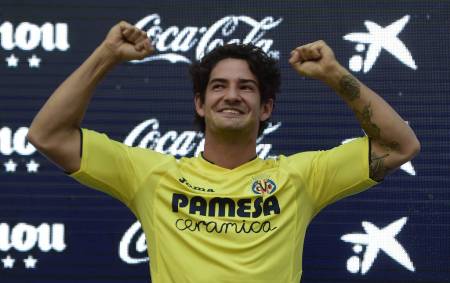 Atacante titular tem grave lesão e Pato deve ganhar posição no Villareal