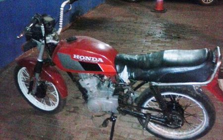 Polícia Militar de Bela Vista apreende motocicleta com sinal identificador adulterado e adolescente por dirigir sem CNH