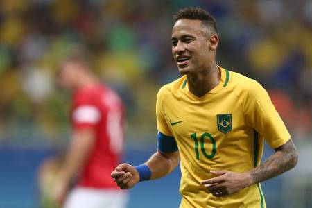 Neymar reclama de críticas “maldosas” e pede apoio à Seleção Brasileira