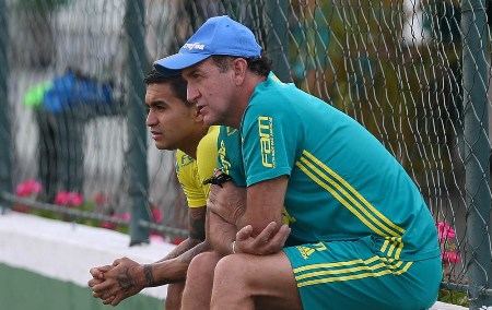 Cuca inicia semana da estreia na Copa do Brasil com reservas em campo