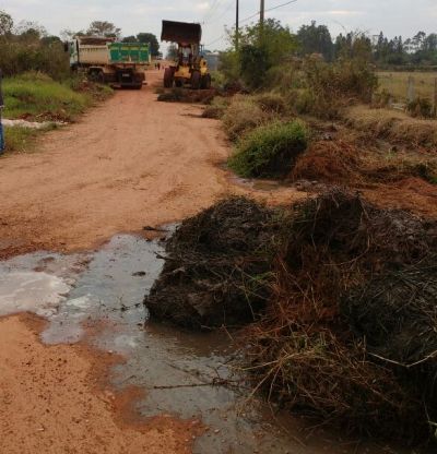 Secretaria de Obras realiza limpeza de valas e patrolamento na Nova Esperança