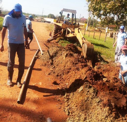 Rua Antonio Vargas da Rosa recebe rede de água do SAAE