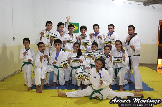 Alunos do Taekwondo de Bela Vista conquistam medalha em Campo Grande