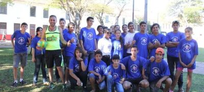 Estudantes visitam 10º RC-MEC em comemoração à Semana do Soldado