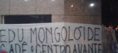 Torcida do Corinthians protesta contra a diretoria no Parque São Jorge