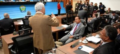 Assembleia realiza solenidade para homenagear administradores