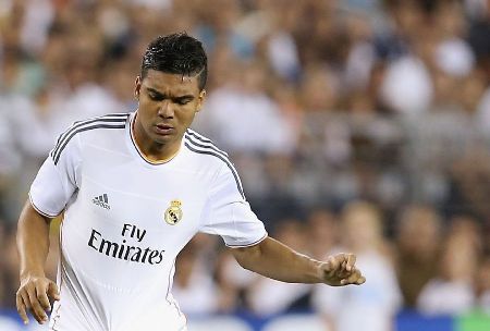 Titular no Real Madrid, Casemiro defende companheiro James Rodríguez