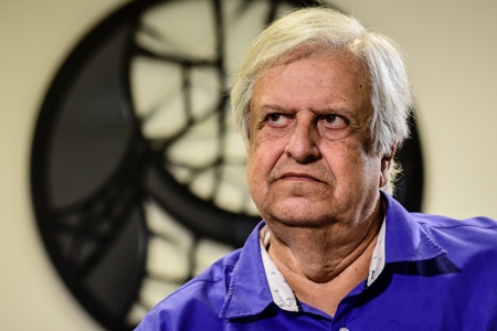 Modesto sugere favorecimento ao Corinthians e vê arbitragem como “vagabunda”