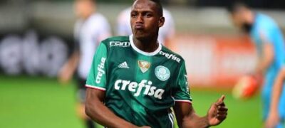 City pode concorrer com Barcelona por zagueiro do Palmeiras, diz jornal