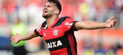 Flamengo faz 3 a 0 sobre o Santa Cruz e mantém caça ao líder Palmeiras