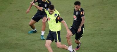 Tite elogia “mago” Coutinho e pede paciência à torcida em Natal