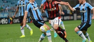 Grêmio vence em Porto Alegre e tira o Atlético-PR do G6