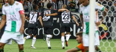 Galo faz dever de casa, vence o América e segue na busca aos líderes